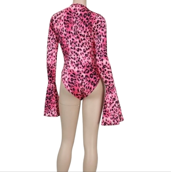 Boutique Long Sleeve Animal Print Bodysuit Stretch Deep V-Neck - Picture 2 of 12